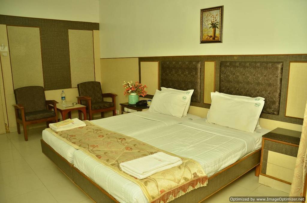 Hotel Aryaas Palayankottai Luaran gambar